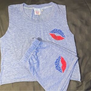 Girl's set with blue and red print